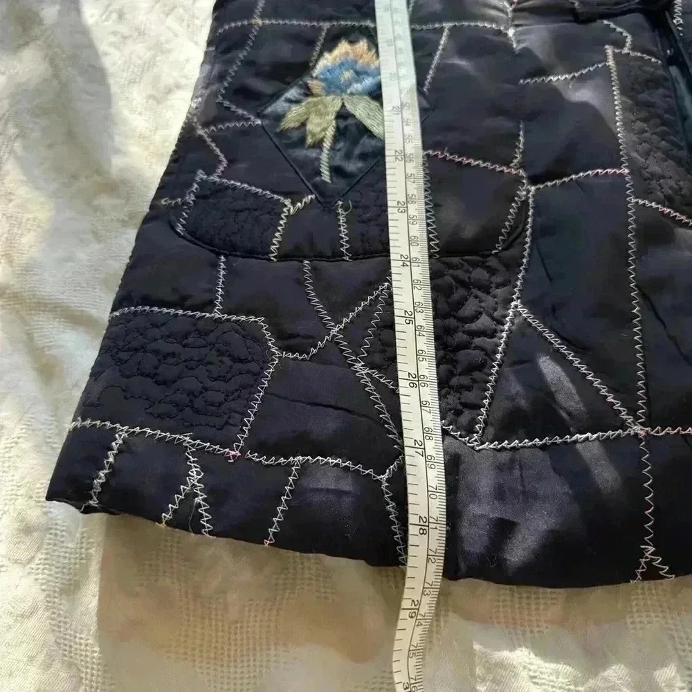Vintage Asian  quilted embroidered vest - Picture 4 of 10